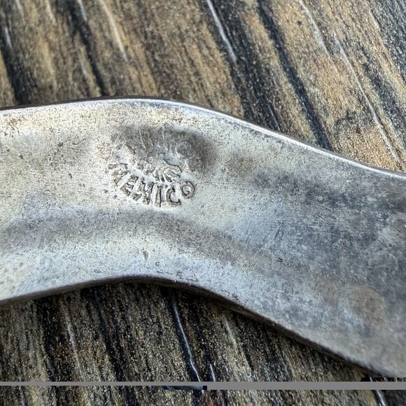 Vintage Mexico Alpaca Black Inlay Abalone Hinged Bangle Bracelet Signed Wavy - Picture 5 of 5